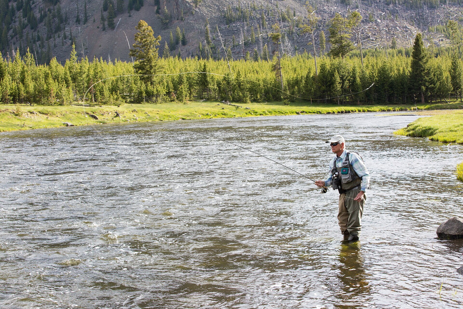 Fly fishing on the Madison River (47477ff9 849a 4132 bab2 7c049761cce7)